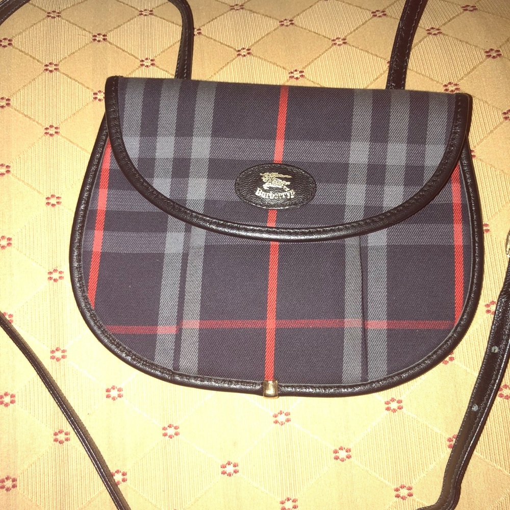 Burberry crossbody bag/ shoulder 👛no bundle